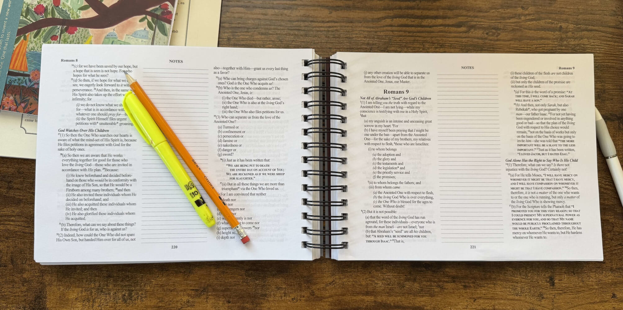 Harper's Standardized Study Bible, New Testament, First Printing - Open book view