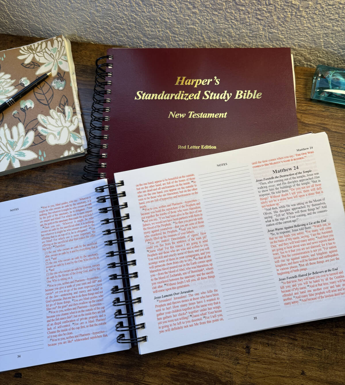 Harper's Standardized Study Bible, New Testament, Red Letter Edition - Open book view